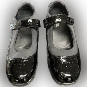 DREW WOMENS VELCRO SHOE SIZE 9W